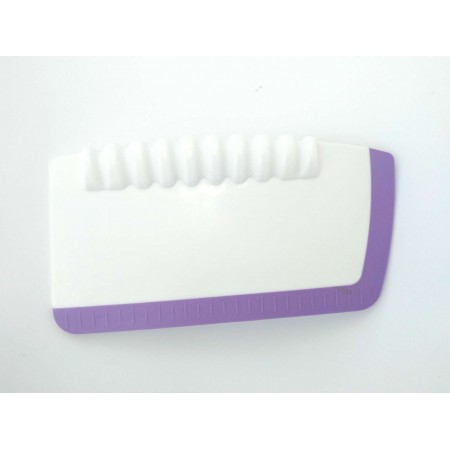 Шпатель кондитерський пластиковий із силіконовим покриттям по краю та розміткою 17.5 х 10 см