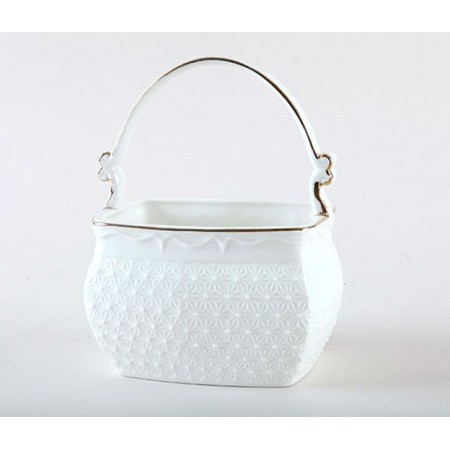 Конфетница квадратная с ручкой фарфоровая 500 мл Снежная королева Interos 904712-А