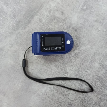 Пульсоксиметр на палець Pulse Oximeter для вимірювання пульсу та рівня кисню