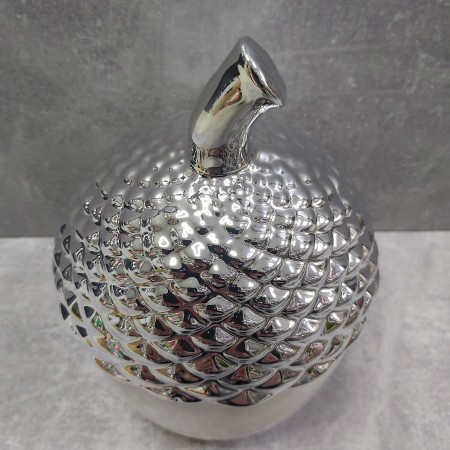 Банку порцелянова для цукерок та печива "Сріблястий жолудь" BonaDi 727-149 800мл, сріблясто-біла