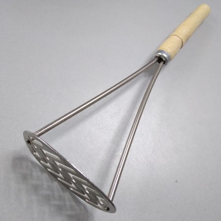 Картоплям'ялка овальна З ДЕРЕВ'ЯНОЮ ручкою УКРАЇНА ТД