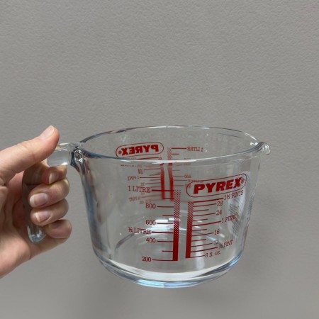 Мірний стакан з кришкою 1 л Pyrex Classic 264P000/7046
