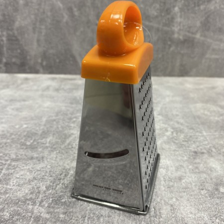 Тертка 4-х гранна срібляста / помаранчева  A-PLUS 1208