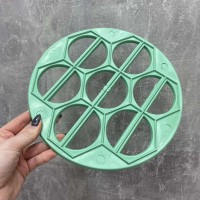 Форма для ліплення вареників пластикова кругла 14 отворів 25 см Харків