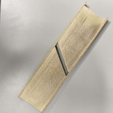 Тертка для корейської моркви дерев'яна 26*6,5 см 6666-5