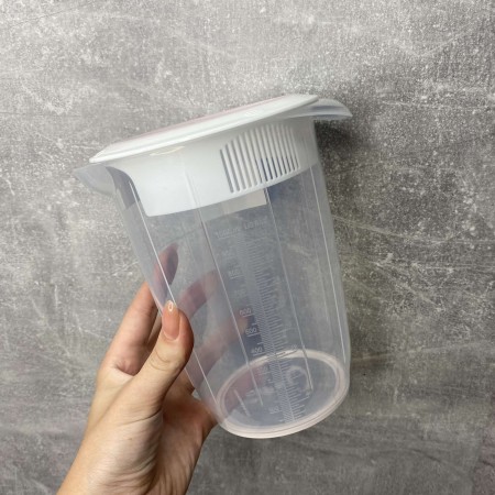 Ємність для змішування з кришкою пластикова  1 л Akay Plastik AK567