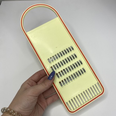 Терка для корейської моркви Frico FRU-286 молочна