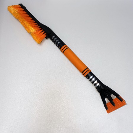 Щітка зі скребком автомобільна  для снігу та льоду 60 см Ucsan Plastik М-135 помаранчевий