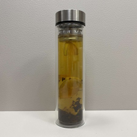 Пляшка із термоскла з подвійними стінками і кришкою в чохлі 450 мл Ardesto AR1345SS