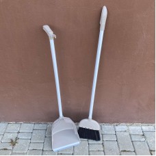 Совок зі щіткою бежевий з білим 419 Y