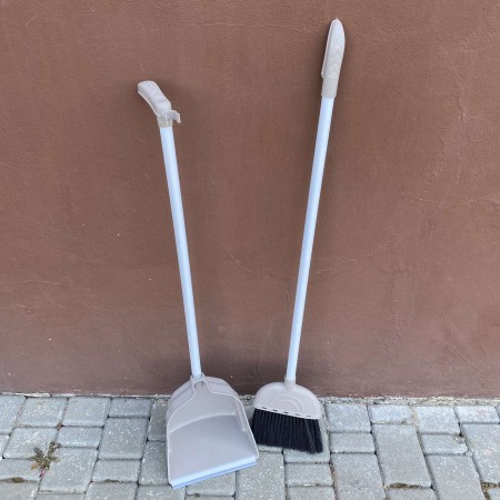 Совок зі щіткою бежевий з білим 419 Y