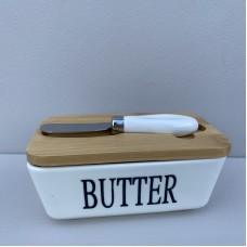 Маслянка порцелянова з ножем 15*8,6*6,4 см Butter Interos PJ03629