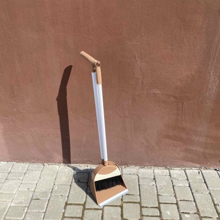 Совок зі щіткою для прибирання  330 ТЕ коричневий