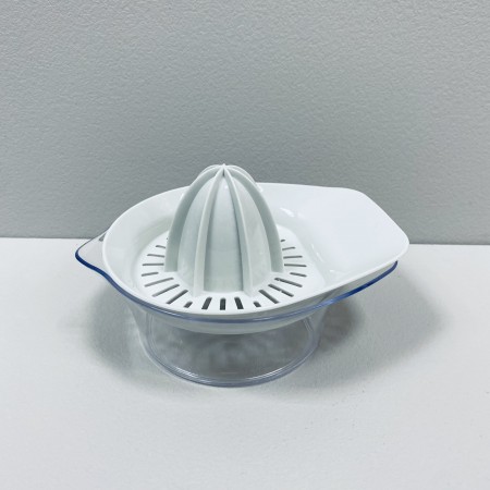 Соковижималка пластикова 200 мл Алеана 171026 біла троянда