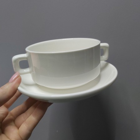 Бульйонниця порцелянова з блюдцем біла 5838