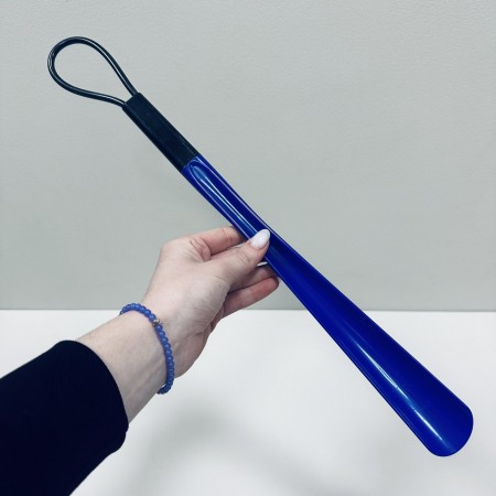 Ложка для взуття пластикова 48 см з петлею для підвішування A-Plus 5023 синя