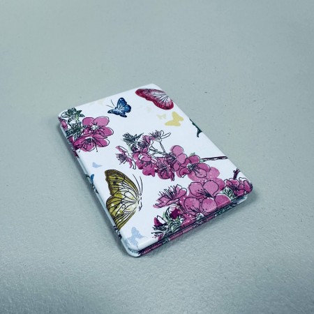 Дзеркало косметичне кишенькове "Метелики з рожевими квіточками"  8,5х6,2х0,9 см 147H 