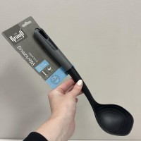 Половник кухонний нейлоновий 9х32 см Krauff Werkzeug 29-298-009 чорний