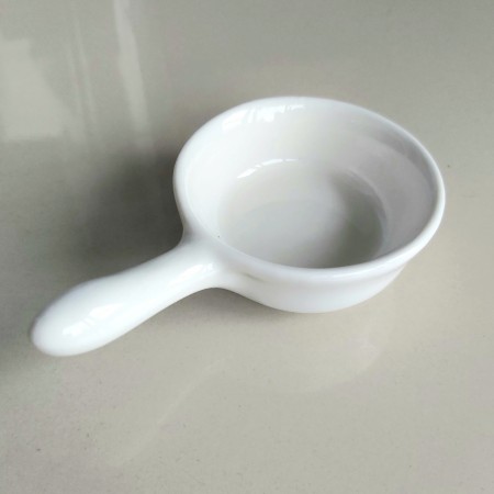 Салатник-соусник з ручкою порцеляновий "Білий дім" d-6 см Olens 102-1111