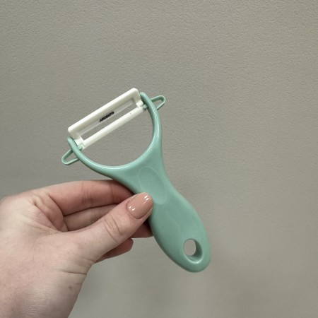 Овочечистка керамічна горизонтальна Ardesto Fresh AR2101GE світло-зелена