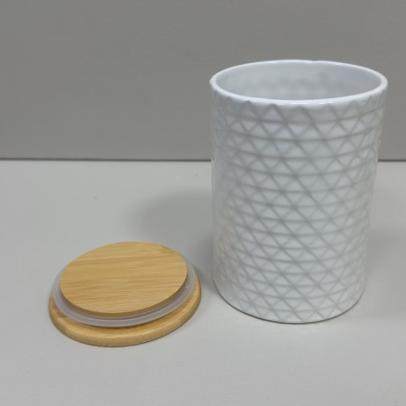 Банка керамічна з бамбуковою кришкою 700 мл 10х10х14,7 см BonaDi 304-023 біла