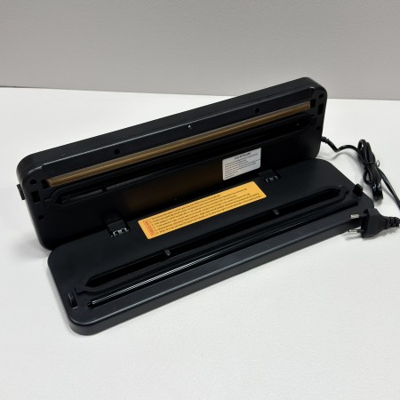 Пакувальник продуктів вакуумний A-Plus VC-384