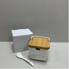 Банка керамічна квадратна з бамбуковою кришкою і ложкою 280 мл 9,5х9,5х8,7 см Interos Grazie PJ03772 біла