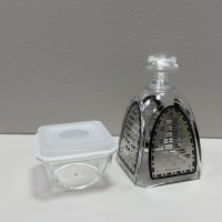 Тертка 4-гранна з контейнером 7,5х7,5х12,3 см A-PLUS GR-1057 прозора