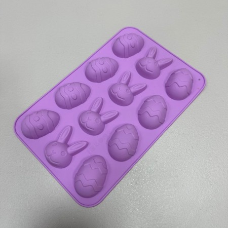 Силіконова форма для льоду і цукерок "Великодня" 23х15х2 см Stenson MH-5257 фіолетова