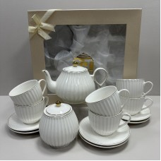 Чайний сервіз порцеляновий в подарунковій упаковці 14 предметів "Франческа" (чайник 750 мл, цукорниця 420 мл, чашка 230 мл, блюдце d-13,5 см) S&T 18044-00