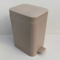 Контейнер для сміття пластиковий з педалькою 18,5х25х33 см Elif Plastik TP-813 бежевий