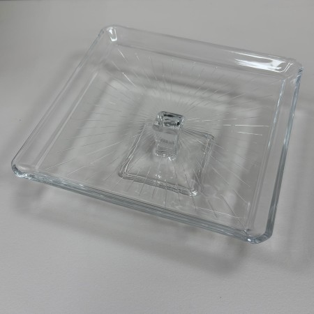 Блюдо на ніжці скляне квадратне 23,5х23,5х8,1 см Crystallin Pasabahce Madlen 950007