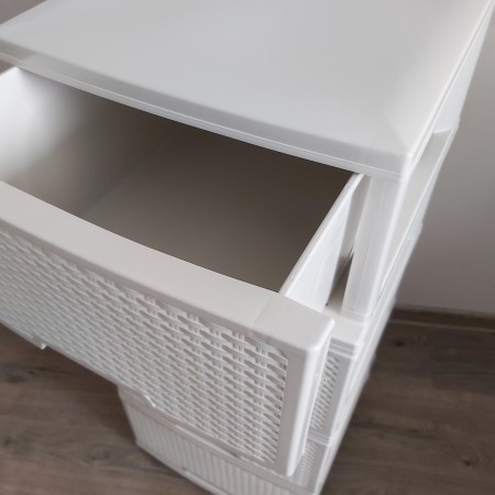 Комод пластиковий 46,5 x 39,5 x 95,5 см Алеана Ротанг 123093 біла троянда